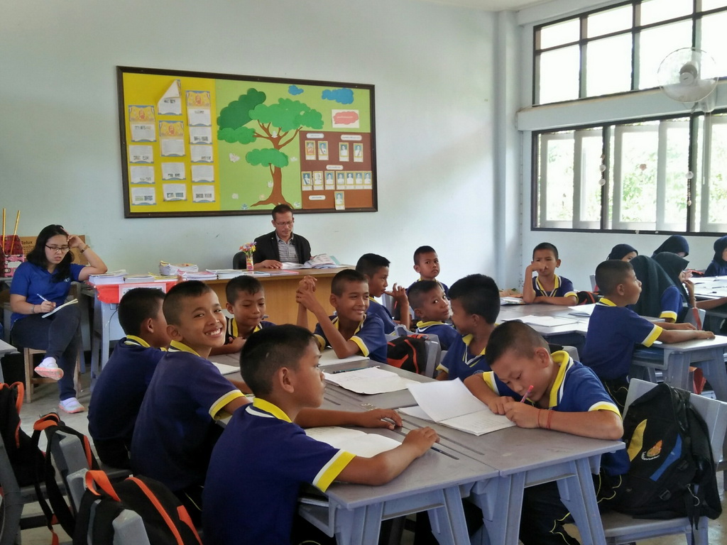 การนิเทศติดตามและประเมินผลการสอนของ “โครงการพัฒนาศักยภาพโรงเรียนในพระราชดำริและโรงเรียนขาดแคลนในเขตพื้นที่การศึกษา 4 จังหวัดภาคใต้”