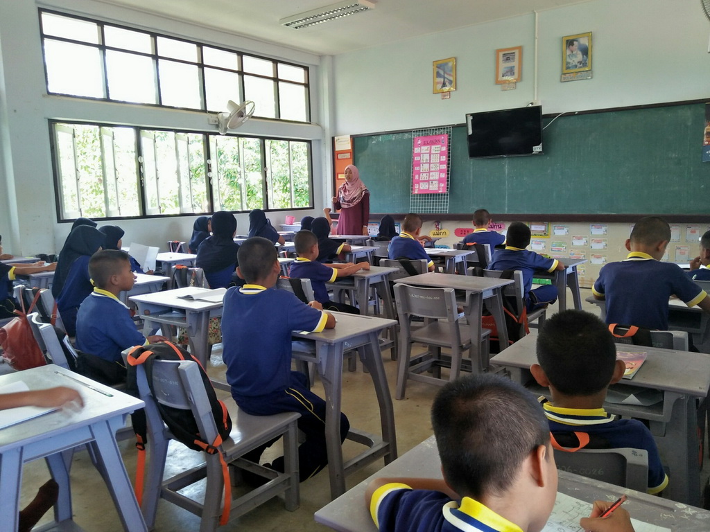 การนิเทศติดตามและประเมินผลการสอนของ “โครงการพัฒนาศักยภาพโรงเรียนในพระราชดำริและโรงเรียนขาดแคลนในเขตพื้นที่การศึกษา 4 จังหวัดภาคใต้”