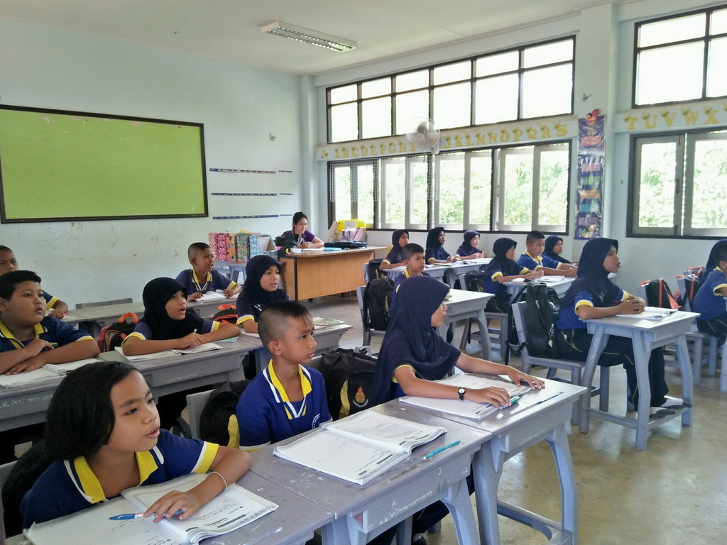 การนิเทศติดตามและประเมินผลการสอนของ “โครงการพัฒนาศักยภาพโรงเรียนในพระราชดำริและโรงเรียนขาดแคลนในเขตพื้นที่การศึกษา 4 จังหวัดภาคใต้”