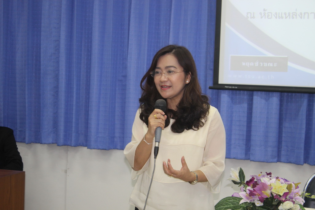 โครงการเตรียมความพร้อมให้กับตัวแทนนิสิตในการจัดกิจกรรมเสริมสร้างกระบวนการชุมชนแห่งการเรียนรู้ทางวิชาชีพเพื่อการพัฒนาจรรยาบรรณวิชาชีพผ่านระบบเทคโนโลยีสารสนเทศ (Ethics in Professional Learning Community : e-PLC)