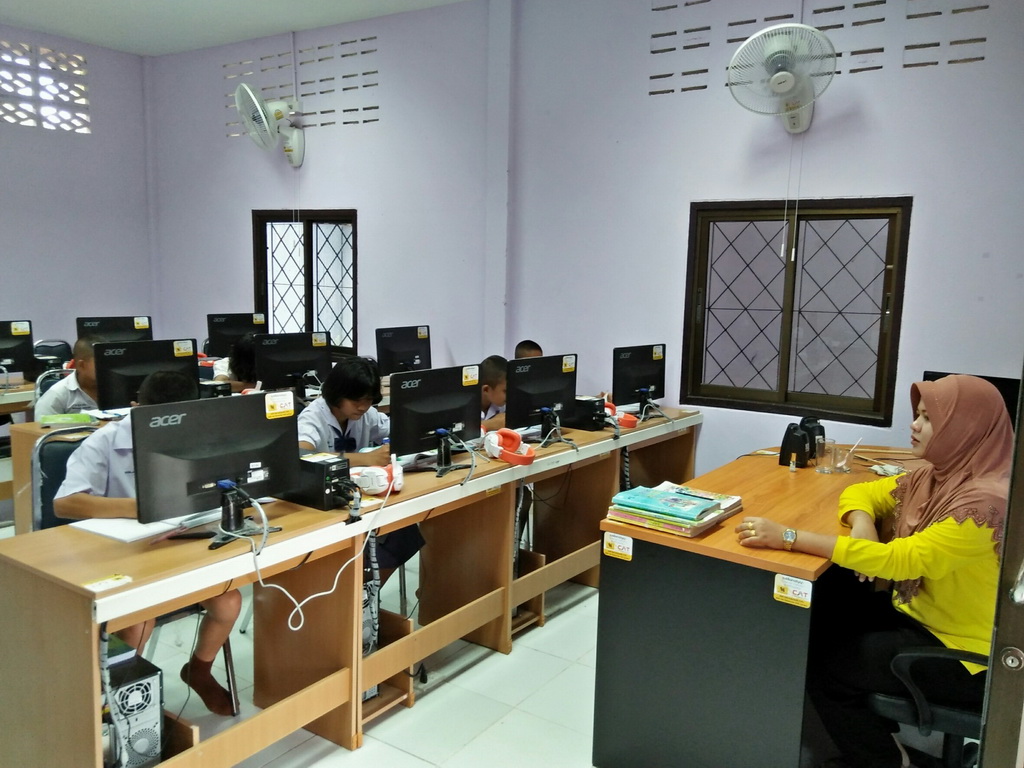 การนิเทศติดตามและประเมินผลการสอนของ “โครงการพัฒนาศักยภาพโรงเรียนในพระราชดำริและโรงเรียนขาดแคลนในเขตพื้นที่การศึกษา 4 จังหวัดภาคใต้”