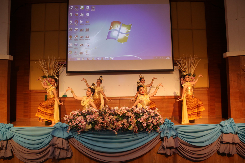โครงการปฐมนิเทศนิสิตใหม่คณะศึกษาศาสตร์ มหาวิทยาลัยทักษิณ ระดับปริญญาตรี ชั้นปีที่ 1 ประจำปีการศึกษา 2561