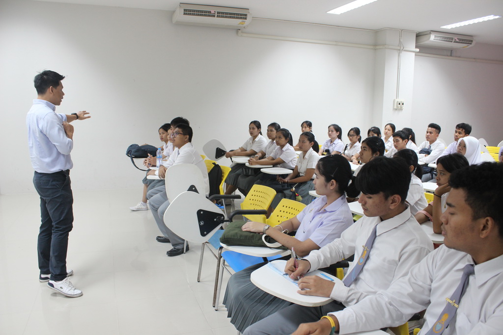โครงการปฐมนิเทศนิสิตใหม่คณะศึกษาศาสตร์มหาวิทยาลัยทักษิณ ระดับปริญญาตรี ชั้นปีที่ 1 ประจำปีการศึกษา 2561