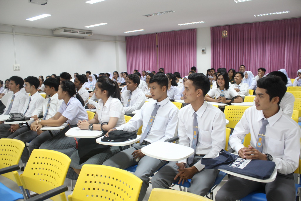 โครงการปฐมนิเทศนิสิตใหม่คณะศึกษาศาสตร์มหาวิทยาลัยทักษิณ ระดับปริญญาตรี ชั้นปีที่ 1 ประจำปีการศึกษา 2561