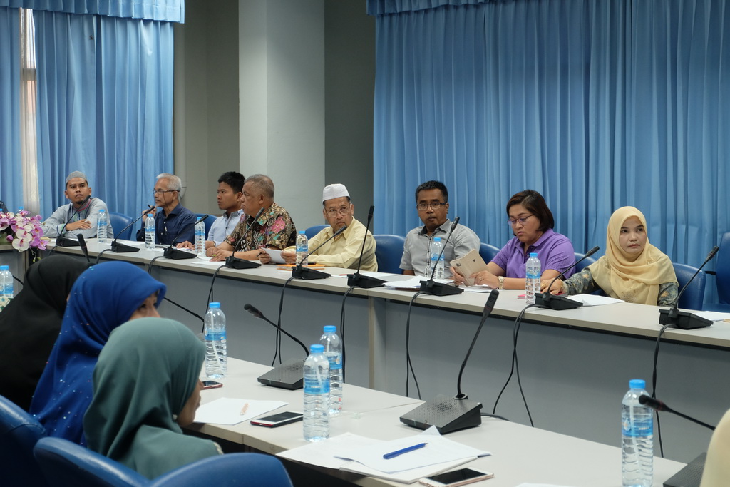 การประชุมเครือข่ายผู้บริหารโรงเรียนในโครงการพัฒนาต้นแบบการจัดการศึกษาท้องถิ่นพึ่งพาตนเองโดยใช้ตำบลเป็นฐานกิจกรรม : การประชุมเครือข่ายโรงเรียนในโครงการพัฒนาวิชาชีพครูด้วยนวัตกรรมการศึกษาชั้นเรียน (Lesson Study) และวิธีการแบบเปิด (Open Approach)