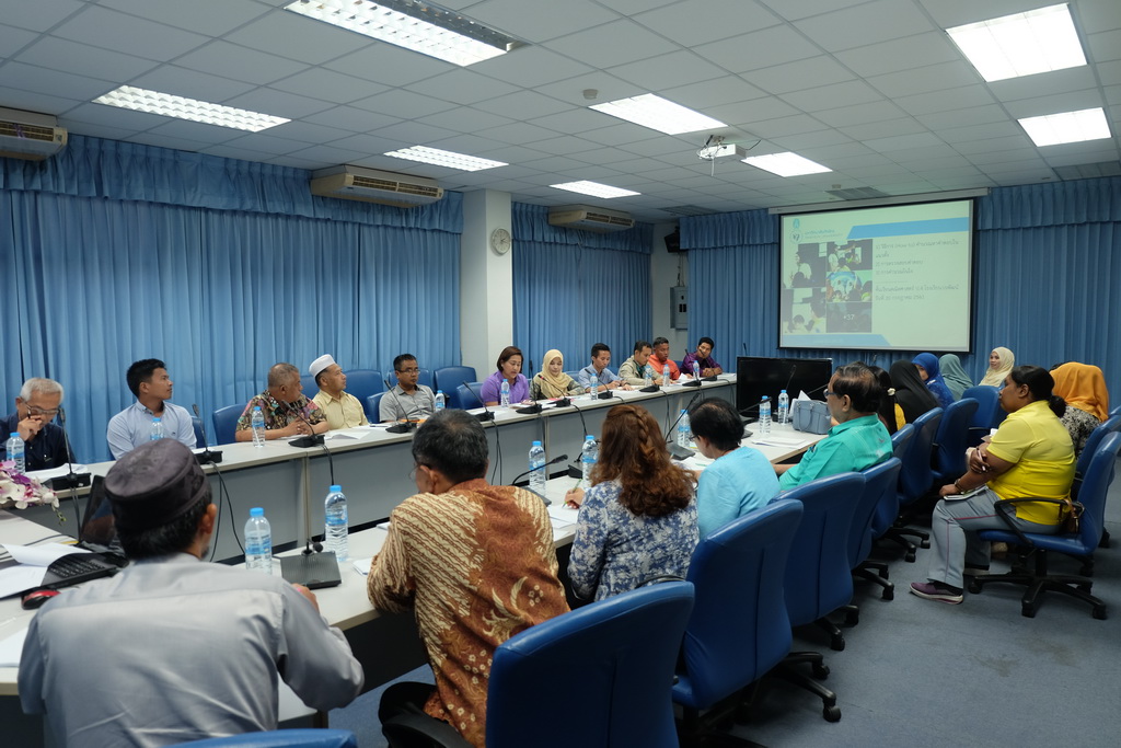 การประชุมเครือข่ายผู้บริหารโรงเรียนในโครงการพัฒนาต้นแบบการจัดการศึกษาท้องถิ่นพึ่งพาตนเองโดยใช้ตำบลเป็นฐานกิจกรรม : การประชุมเครือข่ายโรงเรียนในโครงการพัฒนาวิชาชีพครูด้วยนวัตกรรมการศึกษาชั้นเรียน (Lesson Study) และวิธีการแบบเปิด (Open Approach)