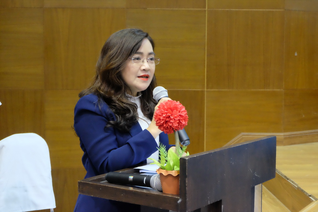 ประชุมวิชาการนำเสนอบทความวิชาการ “นวัตกรรมสร้างสรรค์” ของครูเพื่อพัฒนาท้องถิ่น ระยะการเข้าสู่วิชาชีพ (Induction Period) รุ่นปี พ.ศ.2559