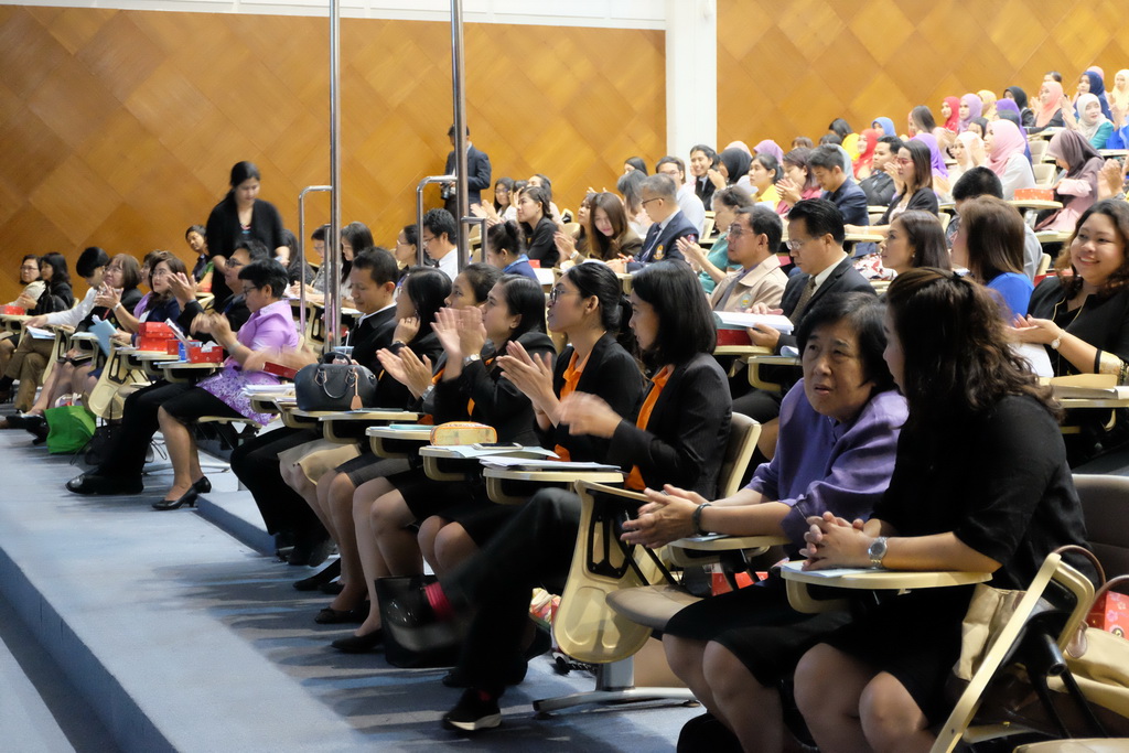 ประชุมวิชาการนำเสนอบทความวิชาการ “นวัตกรรมสร้างสรรค์” ของครูเพื่อพัฒนาท้องถิ่น ระยะการเข้าสู่วิชาชีพ (Induction Period) รุ่นปี พ.ศ.2559