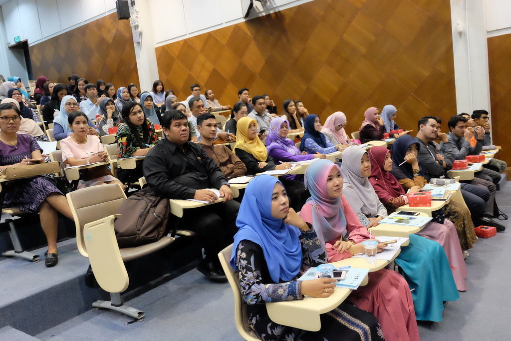 ประชุมวิชาการนำเสนอบทความวิชาการ “นวัตกรรมสร้างสรรค์” ของครูเพื่อพัฒนาท้องถิ่น ระยะการเข้าสู่วิชาชีพ (Induction Period) รุ่นปี พ.ศ.2559