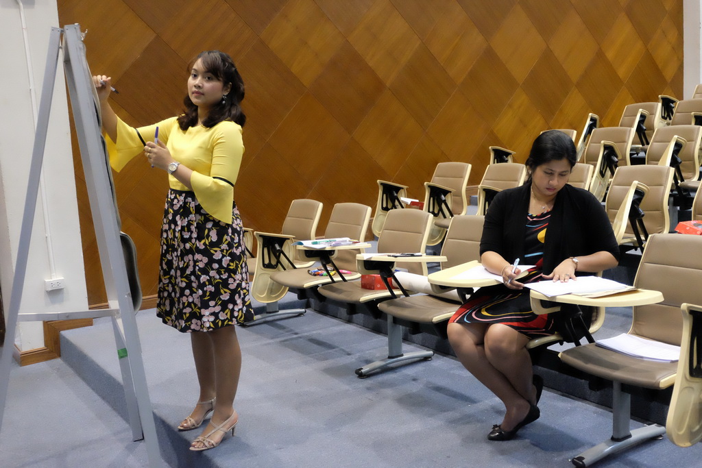ประชุมวิชาการนำเสนอบทความวิชาการ “นวัตกรรมสร้างสรรค์” ของครูเพื่อพัฒนาท้องถิ่น ระยะการเข้าสู่วิชาชีพ (Induction Period) รุ่นปี พ.ศ.2559