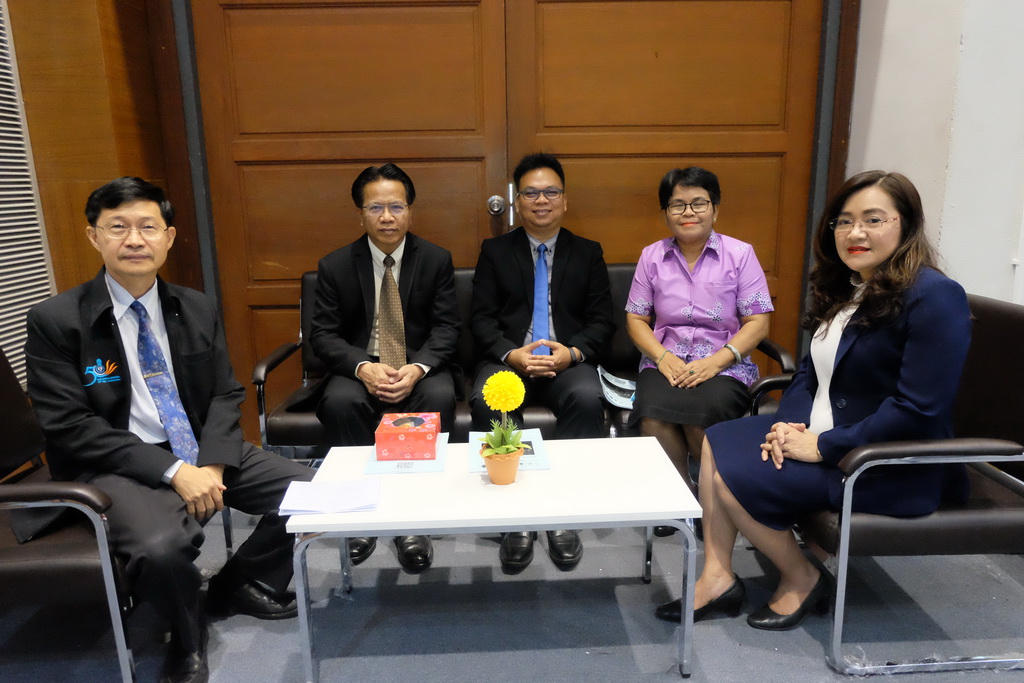 ประชุมวิชาการนำเสนอบทความวิชาการ “นวัตกรรมสร้างสรรค์” ของครูเพื่อพัฒนาท้องถิ่น ระยะการเข้าสู่วิชาชีพ (Induction Period) รุ่นปี พ.ศ.2559