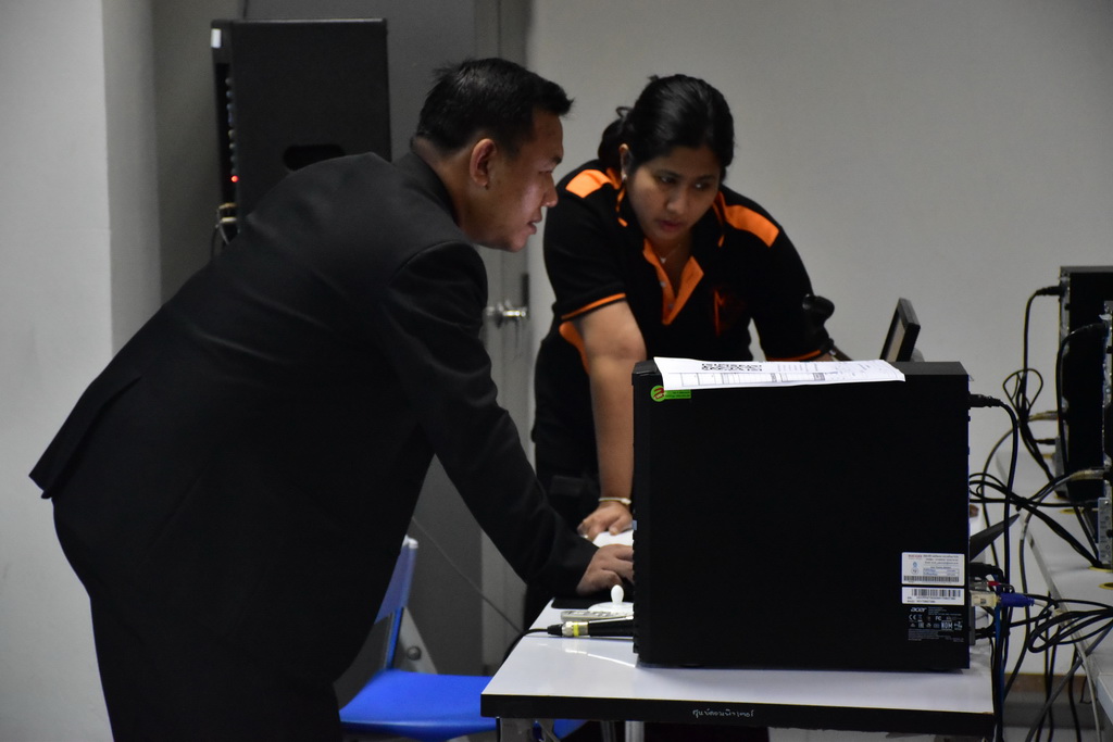 โครงการสร้างความเข้าใจการใช้งาน Google Classroom กับการจัดกิจกรรมเสริมสร้างกระบวนการชุมชนแห่งการเรียนรู้ทางวิชาชีพเพื่อการพัฒนาจรรยาบรรณวิชาชีพ  ผ่านระบบเทคโนโลยีสารสนเทศ  (Ethics in Professional Learning Community : e-PLC)