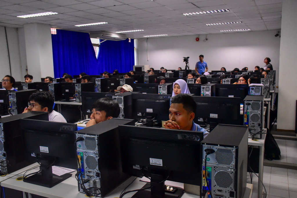 โครงการสร้างความเข้าใจการใช้งาน Google Classroom กับการจัดกิจกรรมเสริมสร้างกระบวนการชุมชนแห่งการเรียนรู้ทางวิชาชีพเพื่อการพัฒนาจรรยาบรรณวิชาชีพ  ผ่านระบบเทคโนโลยีสารสนเทศ  (Ethics in Professional Learning Community : e-PLC)