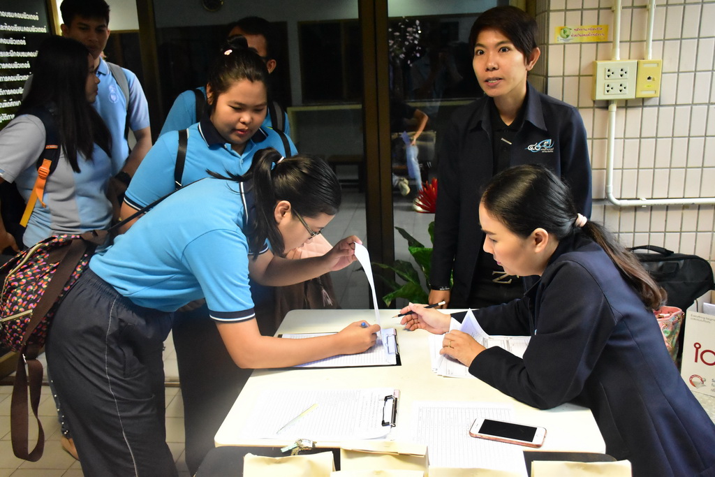 โครงการสร้างความเข้าใจการใช้งาน Google Classroom กับการจัดกิจกรรมเสริมสร้างกระบวนการชุมชนแห่งการเรียนรู้ทางวิชาชีพเพื่อการพัฒนาจรรยาบรรณวิชาชีพ  ผ่านระบบเทคโนโลยีสารสนเทศ  (Ethics in Professional Learning Community : e-PLC)