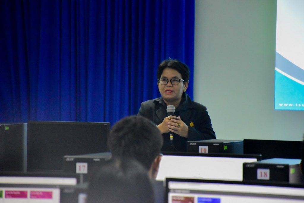 โครงการสร้างความเข้าใจการใช้งาน Google Classroom กับการจัดกิจกรรมเสริมสร้างกระบวนการชุมชนแห่งการเรียนรู้ทางวิชาชีพเพื่อการพัฒนาจรรยาบรรณวิชาชีพ  ผ่านระบบเทคโนโลยีสารสนเทศ  (Ethics in Professional Learning Community : e-PLC)