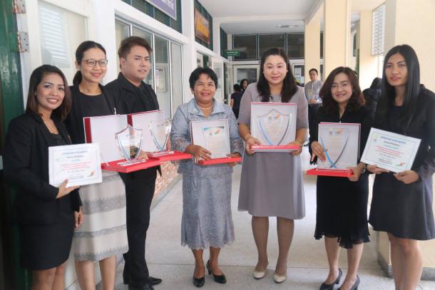 คณะศึกษาศาสตร์ ขอแสดงความยินดีกับนิสิตและบุคลากรของคณะที่ได้รับรางวัลวิทยานิพนธ์ดีเด่นประจำปี 2558