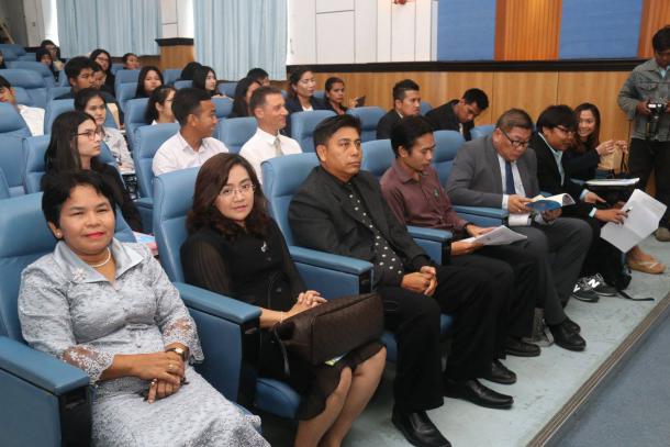 คณะศึกษาศาสตร์ ขอแสดงความยินดีกับนิสิตและบุคลากรของคณะที่ได้รับรางวัลวิทยานิพนธ์ดีเด่นประจำปี 2558