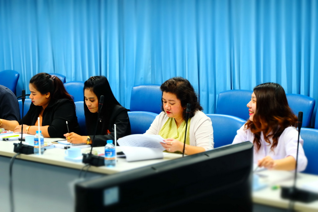 ประชุมสรุปผลการดำเนินงานโครงการพัฒนาครูเพื่อพัฒนาท้องถิ่นระยะการเข้าสู่วิชาชีพ (Induction Period) รุ่นปี พ.ศ. 2559 และ รุ่นปีพ.ศ. 2560 ของสถาบันผลิตครู เครือข่ายภาคใต้ตอนล่าง