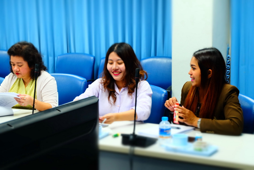 ประชุมสรุปผลการดำเนินงานโครงการพัฒนาครูเพื่อพัฒนาท้องถิ่นระยะการเข้าสู่วิชาชีพ (Induction Period) รุ่นปี พ.ศ. 2559 และ รุ่นปีพ.ศ. 2560 ของสถาบันผลิตครู เครือข่ายภาคใต้ตอนล่าง