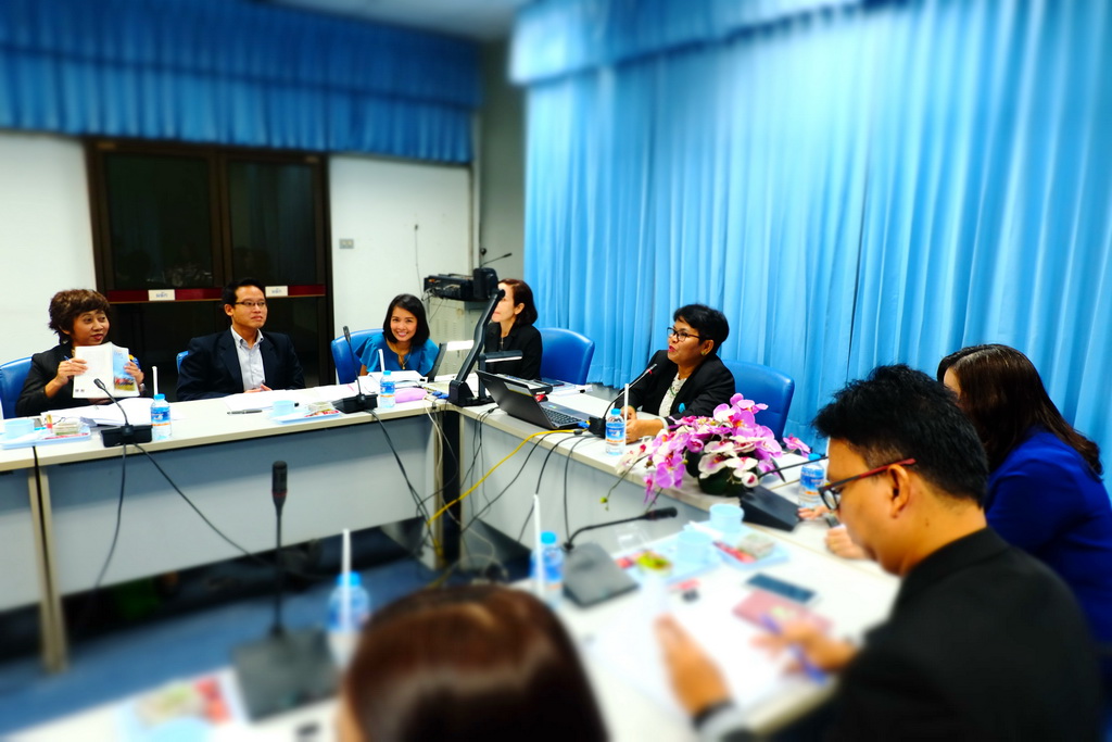 ประชุมสรุปผลการดำเนินงานโครงการพัฒนาครูเพื่อพัฒนาท้องถิ่นระยะการเข้าสู่วิชาชีพ (Induction Period) รุ่นปี พ.ศ. 2559 และ รุ่นปีพ.ศ. 2560 ของสถาบันผลิตครู เครือข่ายภาคใต้ตอนล่าง