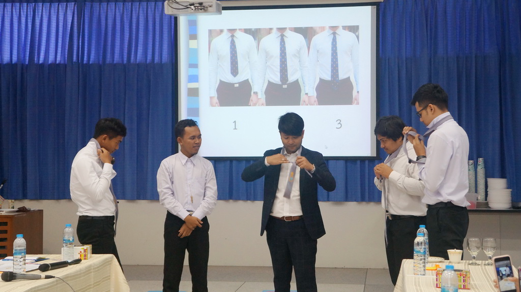 โครงการฝึกอบรมเชิงปฏิบัติการทักษะการเข้าสังคม และเพิ่มความมั่นใจเพื่อเสริมสร้างบุคลิกภาพที่ดี