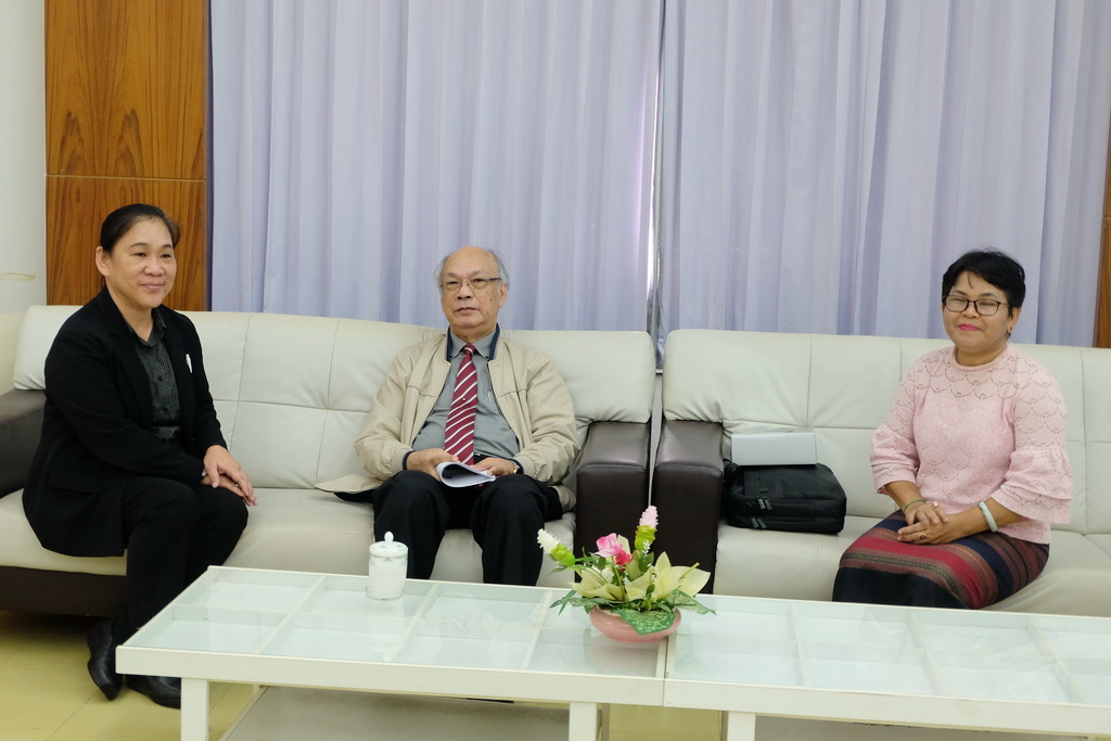 การประชุมเชิงปฏิบัติการเพื่อปรับปรุงหลักสูตรผลิตครู 4 ปี และกิจกรรมระดมสมองผู้มีส่วนได้ส่วนเสียและผู้ทรงคุณวุฒิ เพื่อวิพากษ์หลักสูตรในหมวดวิชาชีพครูและหมวดวิชาเอก