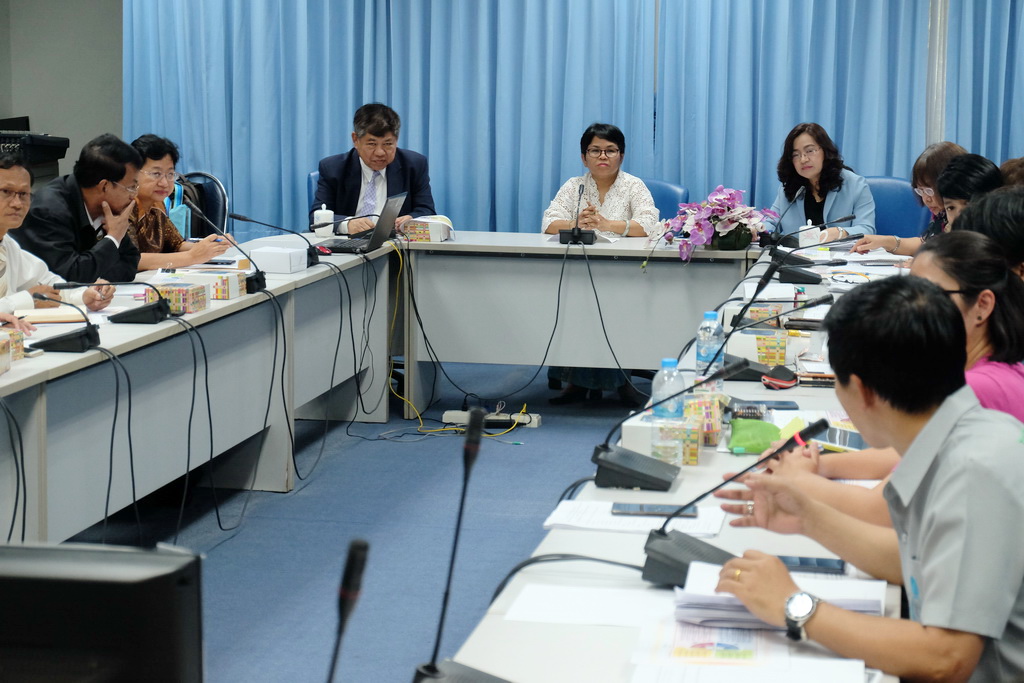 การประชุมเชิงปฏิบัติการเพื่อปรับปรุงหลักสูตรผลิตครู 4 ปี และกิจกรรมระดมสมองผู้มีส่วนได้ส่วนเสียและผู้ทรงคุณวุฒิ เพื่อวิพากษ์หลักสูตรในหมวดวิชาชีพครูและหมวดวิชาเอก