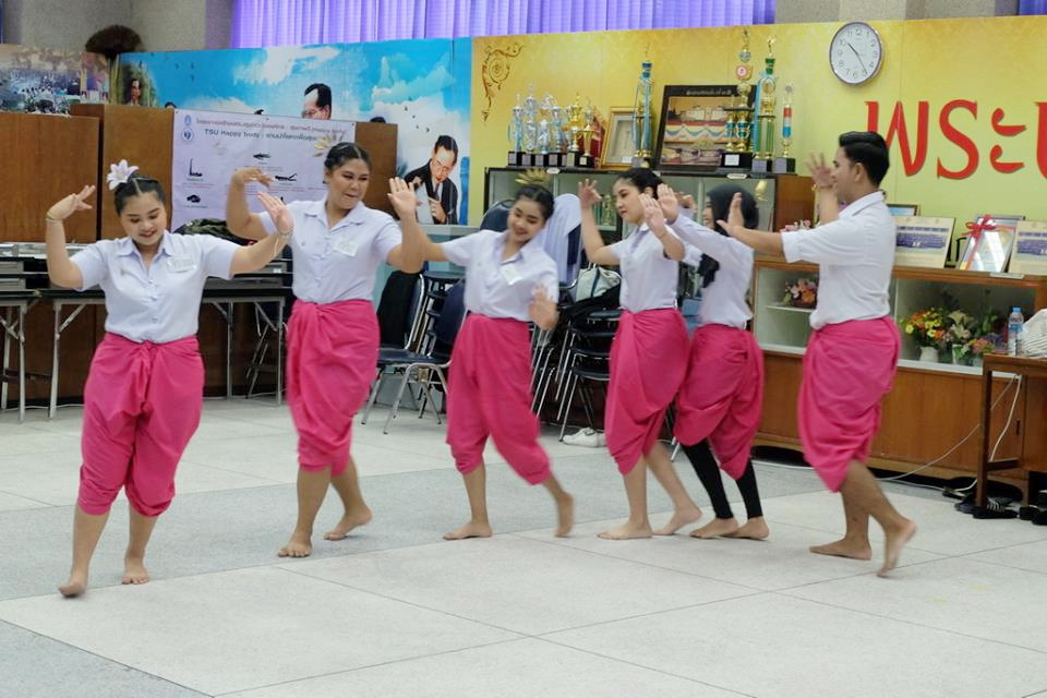 กิจกรรมการสอบรำนาฏศิลป์ ในรายวิชา 0332322 ดนตรีและนาฏศิลป์สำหรับครูปฐมวัย