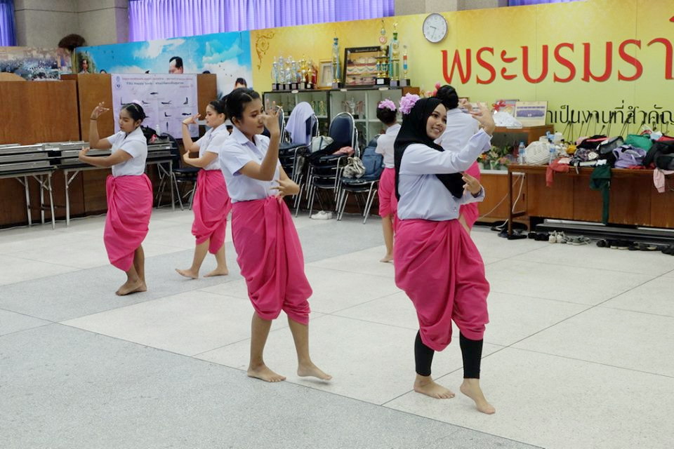 กิจกรรมการสอบรำนาฏศิลป์ ในรายวิชา 0332322 ดนตรีและนาฏศิลป์สำหรับครูปฐมวัย