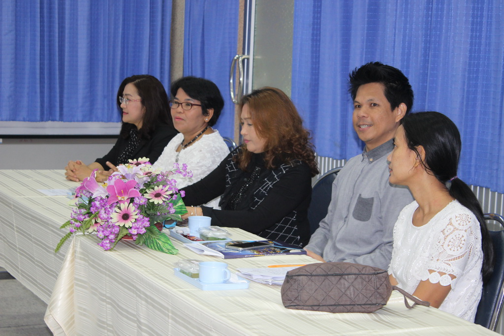 ประชุมทำสัญญารับทุนการศึกษาในโครงการ สควค. ของนิสิตหลักสูตร กศ.ม.สาขาวิชาการสอนวิทยาศาสตร์ คณิตศาสตร์และคอมพิวเตอร์ รุ่นที่ 5 ประจำปีการศึกษา 2560