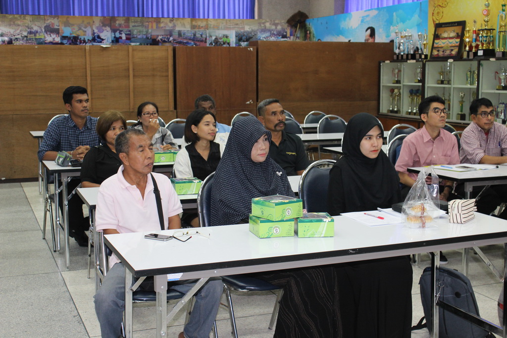 ประชุมทำสัญญารับทุนการศึกษาในโครงการ สควค. ของนิสิตหลักสูตร กศ.ม.สาขาวิชาการสอนวิทยาศาสตร์ คณิตศาสตร์และคอมพิวเตอร์ รุ่นที่ 5 ประจำปีการศึกษา 2560