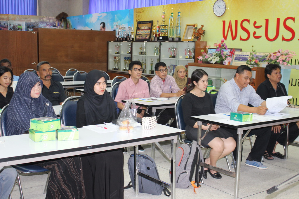 ประชุมทำสัญญารับทุนการศึกษาในโครงการ สควค. ของนิสิตหลักสูตร กศ.ม.สาขาวิชาการสอนวิทยาศาสตร์ คณิตศาสตร์และคอมพิวเตอร์ รุ่นที่ 5 ประจำปีการศึกษา 2560