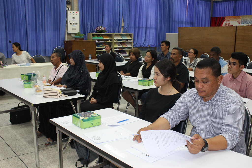 ประชุมทำสัญญารับทุนการศึกษาในโครงการ สควค. ของนิสิตหลักสูตร กศ.ม.สาขาวิชาการสอนวิทยาศาสตร์ คณิตศาสตร์และคอมพิวเตอร์ รุ่นที่ 5 ประจำปีการศึกษา 2560