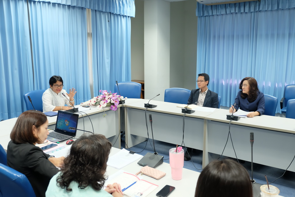 ประชุมผู้บริหารและประธานสาขาวิชาของคณะศึกษาศาสตร์