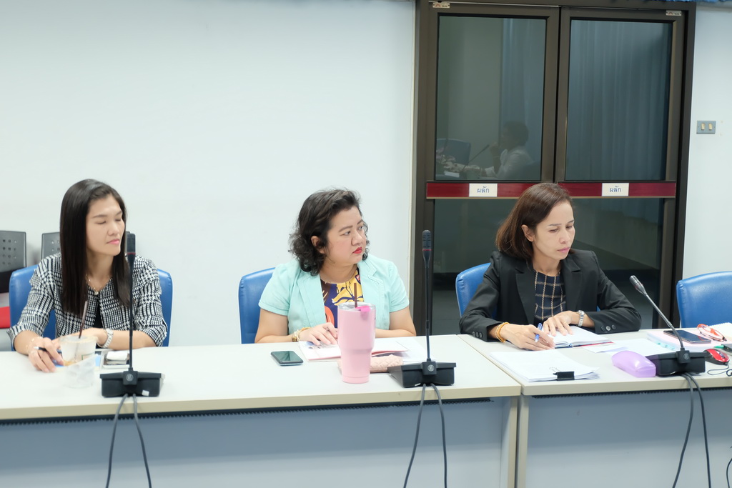 ประชุมผู้บริหารและประธานสาขาวิชาของคณะศึกษาศาสตร์