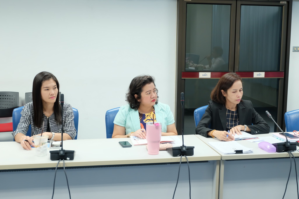 ประชุมผู้บริหารและประธานสาขาวิชาของคณะศึกษาศาสตร์
