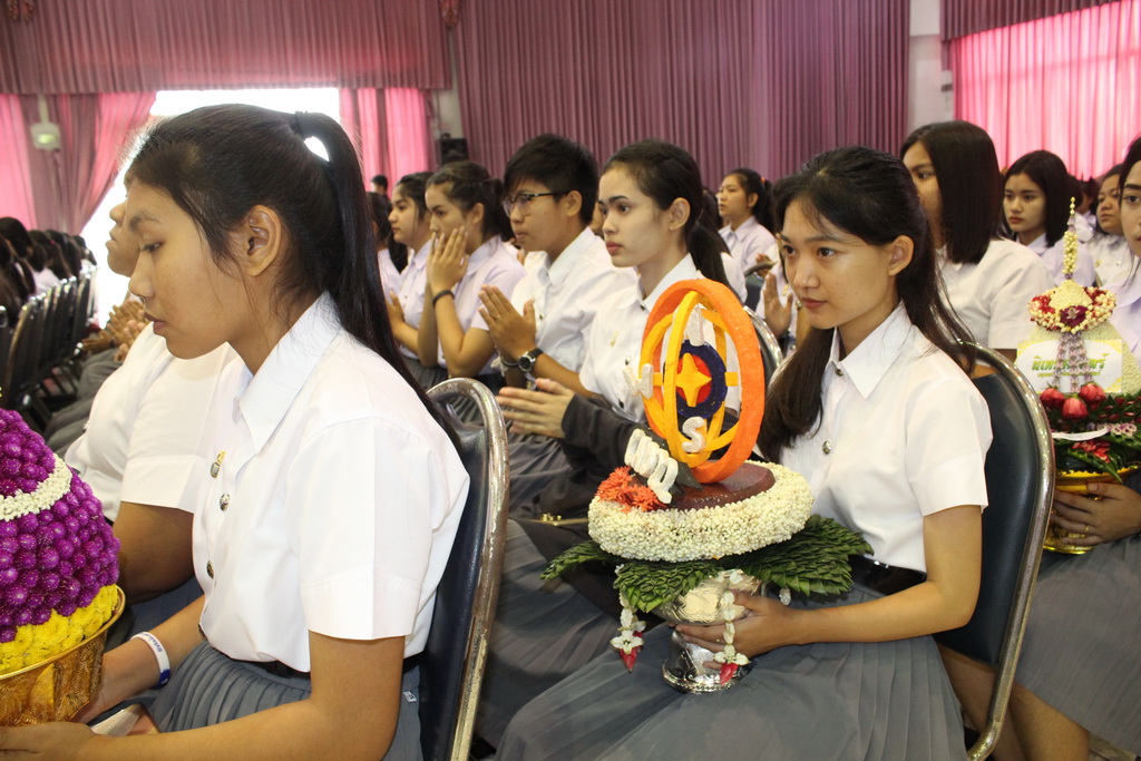 พิธีไหว้ครู ประจำปีการศึกษา 2560 ณ หอประชุมปาริชาต มหาวิทยาลัยทักษิณ
