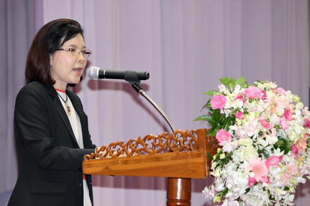 ผู้บริหาร คณาจารย์ คณะศึกษาศาสตร์ ร่วมพิธีปฐมนิเทศนิสิตใหม่ ระดับปริญญาตรี ประจำปี 2557