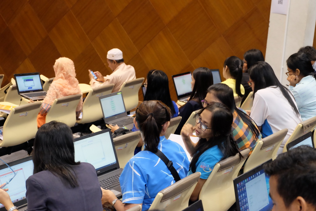 โครงการอบรมเชิงปฏิบัติการสำหรับโรงเรียนในทุกสังกัดในหัวข้อเรื่อง “กระบวนการคิดเชิงคำนวณเพื่อสนับสนุนการสอน coding กับกระบวนการออกแบบเชิงวิศวกรรมและคณิตศาสตร์ วิทยาศาสตร์ ภูมิศาสตร์แนวใหม่ ของหลักสูตรฯ ฉบับปรับปรุง พ.ศ.2560”