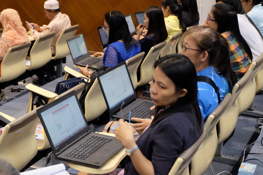 โครงการอบรมเชิงปฏิบัติการสำหรับโรงเรียนในทุกสังกัดในหัวข้อเรื่อง “กระบวนการคิดเชิงคำนวณเพื่อสนับสนุนการสอน coding กับกระบวนการออกแบบเชิงวิศวกรรมและคณิตศาสตร์ วิทยาศาสตร์ ภูมิศาสตร์แนวใหม่ ของหลักสูตรฯ ฉบับปรับปรุง พ.ศ.2560”