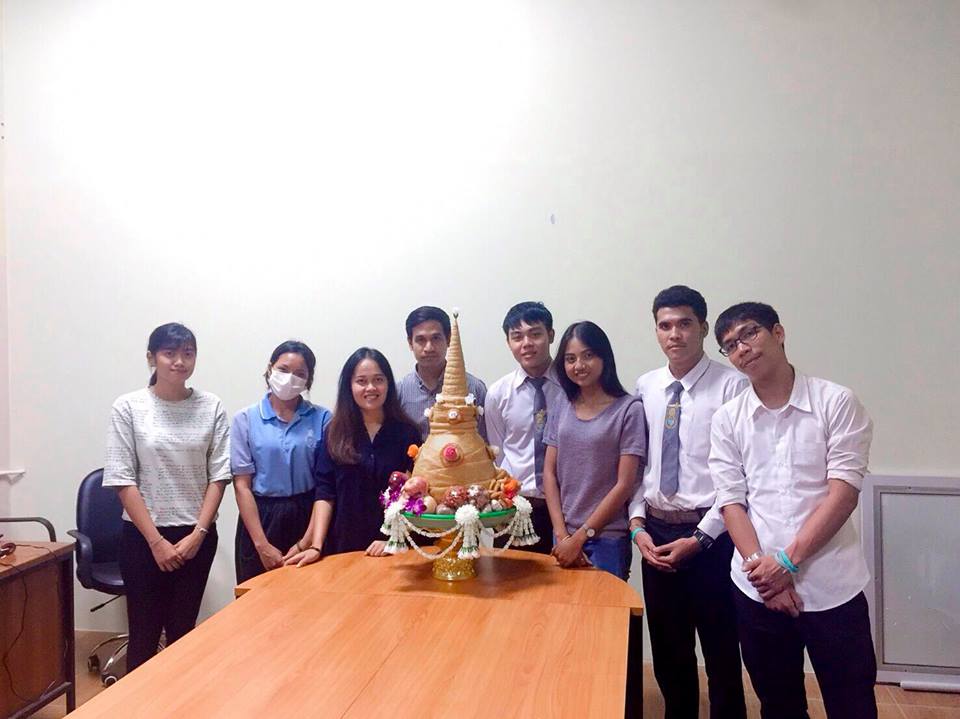 คณะศึกษาศาสตร์ บุคลากร และนิสิตคณะศึกษาศาสตร์ ได้จัดทำหมรับ เพื่อเข้าร่วมโครงการสืบสานประเพณีท้องถิ่นไทยภาคใต้ ทำบุญเดือนสิบ