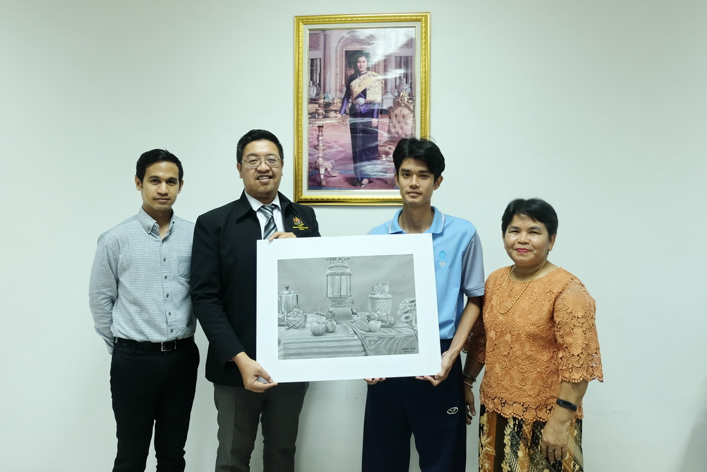 ให้การต้อนรับ นายมูฮัมหมัดอาฟันดี  อาบู  บาการ์ กงสุลใหญ่มาเลเซีย ประจำจังหวัดสงขลา