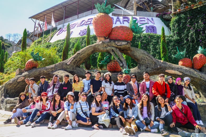 โครงการเปิดโลกทัศน์และแลกเปลี่ยนเรียนรู้แหล่งอารยธรรมเพื่อเสริมสร้างสมรรถนะการเป็นผู้นำสโมสรนิสิตคณะศึกษาศาสตร์
