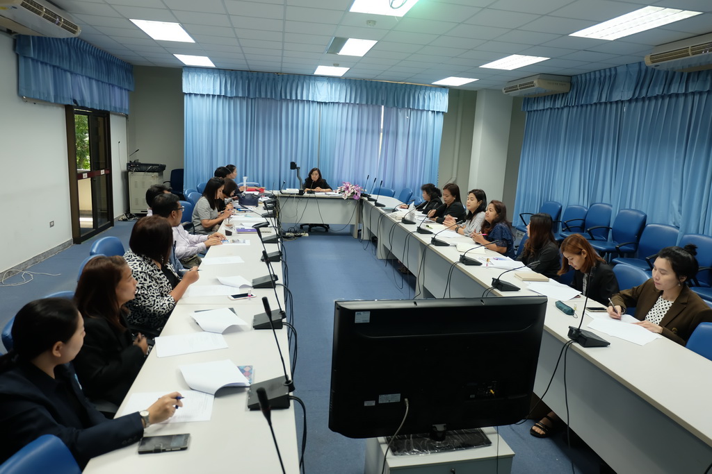 ประชุมพิจารณา หารือ ในการดำเนินการนิเทศหนุนเสริม และการจัดประชุมวิชาการนำเสนอนวัตกรรมโครงการพัฒนาครูเพื่อพัฒนาท้องถิ่นระยะการเข้าสู่วิชาชีพ รุ่น ปี พ.ศ.2560 ของสถาบันเครือข่ายผลิตครู ภาคใต้ตอนล่าง