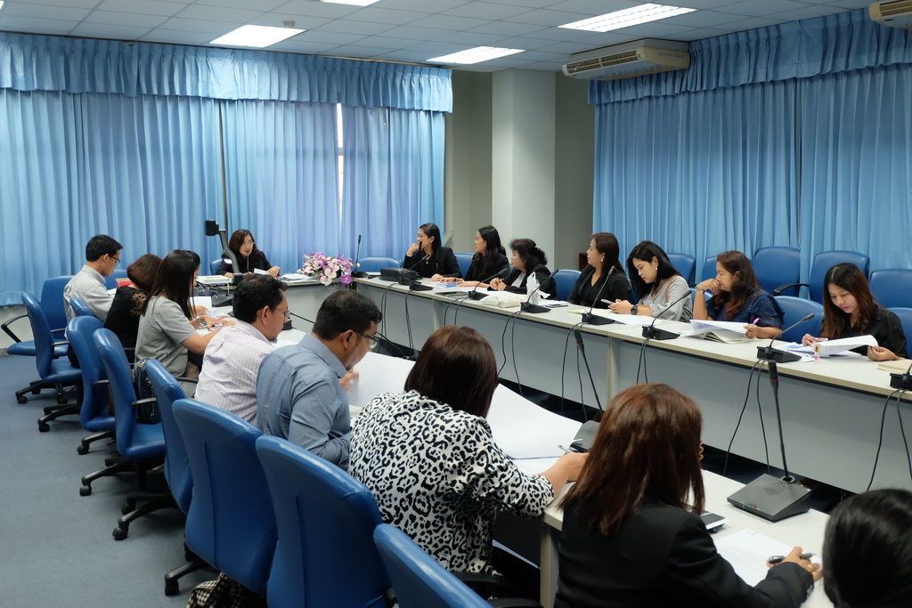 ประชุมพิจารณา หารือ ในการดำเนินการนิเทศหนุนเสริม และการจัดประชุมวิชาการนำเสนอนวัตกรรมโครงการพัฒนาครูเพื่อพัฒนาท้องถิ่นระยะการเข้าสู่วิชาชีพ รุ่น ปี พ.ศ.2560 ของสถาบันเครือข่ายผลิตครู ภาคใต้ตอนล่าง
