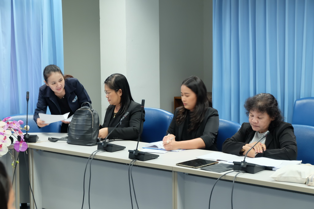 ประชุมพิจารณา หารือ ในการดำเนินการนิเทศหนุนเสริม และการจัดประชุมวิชาการนำเสนอนวัตกรรมโครงการพัฒนาครูเพื่อพัฒนาท้องถิ่นระยะการเข้าสู่วิชาชีพ รุ่น ปี พ.ศ.2560 ของสถาบันเครือข่ายผลิตครู ภาคใต้ตอนล่าง