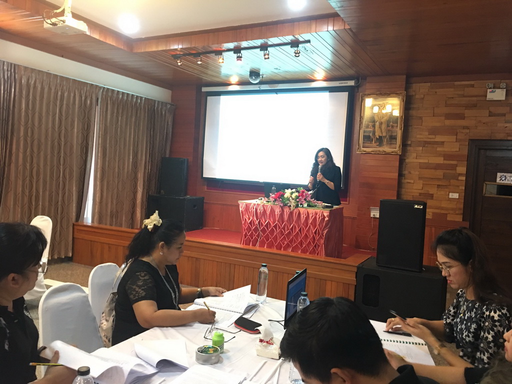 ประชุมเชิงปฏิบัติการ : การพัฒนากระบวนการจัดการเรียนรู้โดยใช้ชุมชนเป็นฐาน (หมวดวิชาชีพครู หลักสูตร 4 มาตรฐาน)