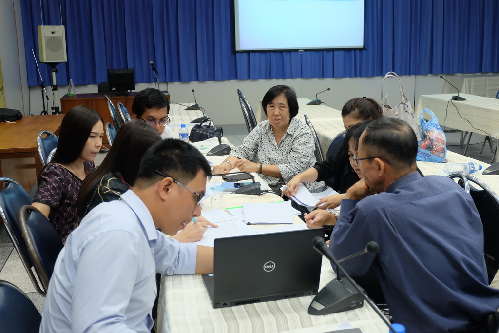สัมมนาเชิงปฏิบัติการ (Workshops) สำหรับอาจารย์ประจำหลักสูตร อาจารย์ผู้สอนรายวิชาบูรณาการการเรียนรู้ อาจารย์ผู้สอนรายวิชาต่างๆ ในหลักสูตรการศึกษาบัณฑิต (หลักสูตร 4 ปี)