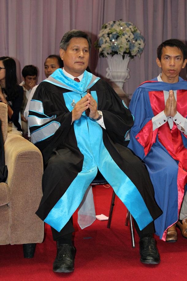 ผู้บริหาร คณาจารย์คณะศึกษาศาสตร์ ร่วมพิธีไหว้ครู ประจำปีการศึกษา 2557
