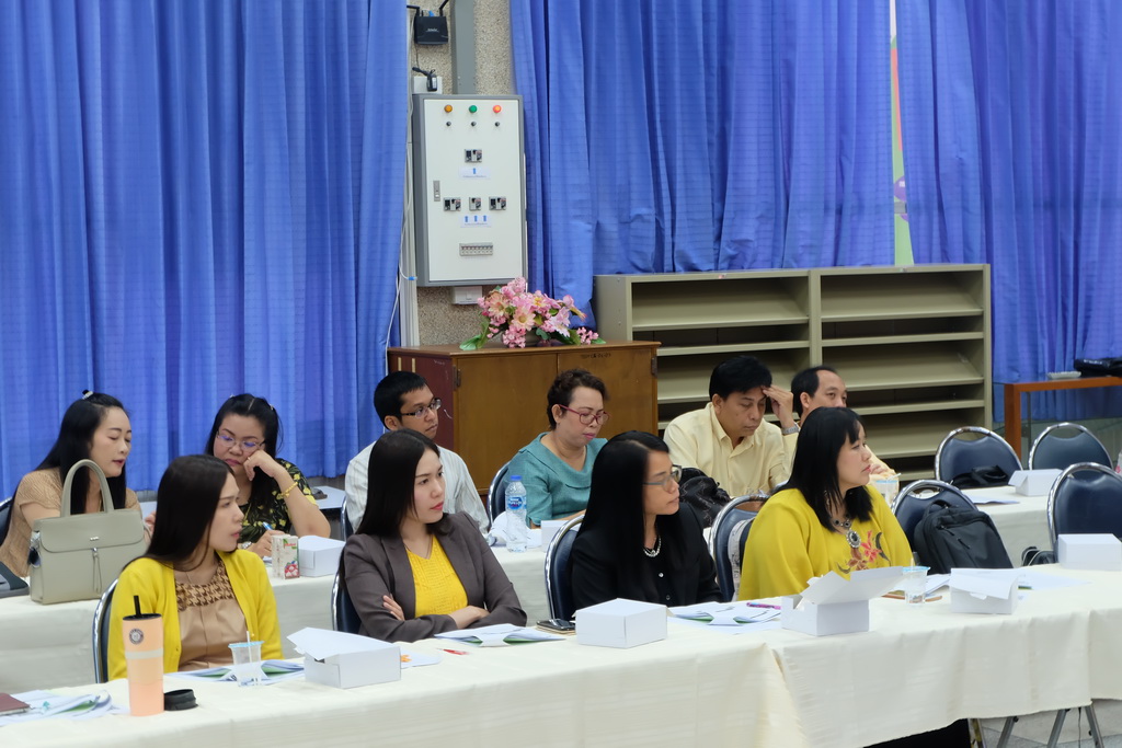 โครงการพัฒนาศักยภาพบุคลากร "การพัฒนาผลงานทางวิชาการเพื่อขอกำหนดตำแหน่งทางวิชาการ : ความคลาดเคลื่อนของการวิจัยทางการศึกษา"